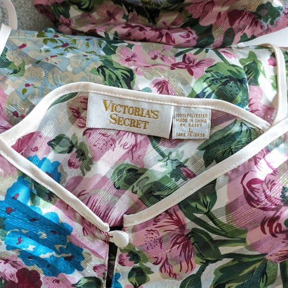 Victoria's Secret Satin Set - Picture 8 of 11